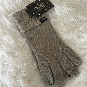🧤 Brand New Victoria’s Secret Gloves 🧤